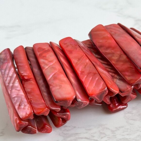 Red Mother Of Pearl Shell Stretch Bracelet One Size Fits Most - Picture 5 of 6